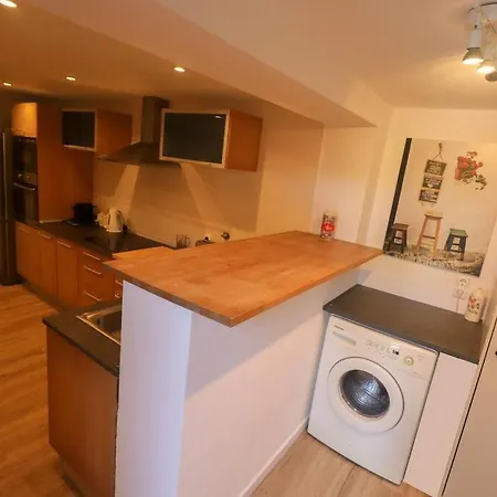 Getaway With A Shared Pool Apartman