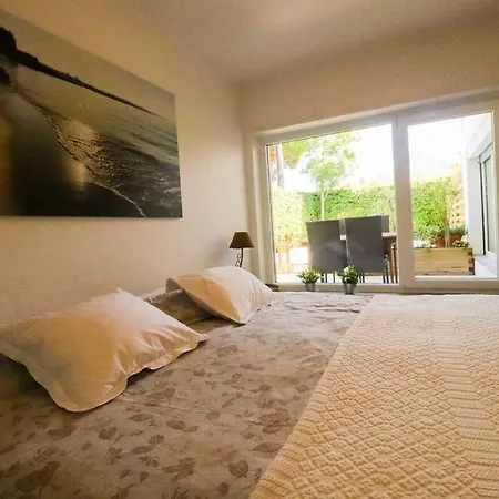 Apartman Getaway With A Shared Pool Cascais