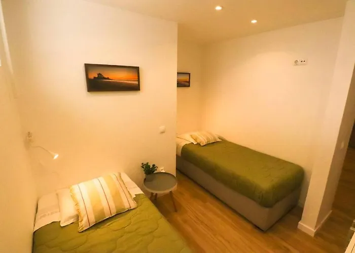 Getaway With A Shared Pool Cascais